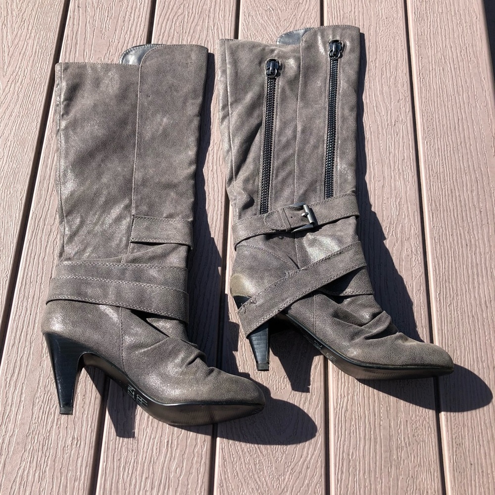 Very Cherry 🍒 Tall Boots Size 8.5